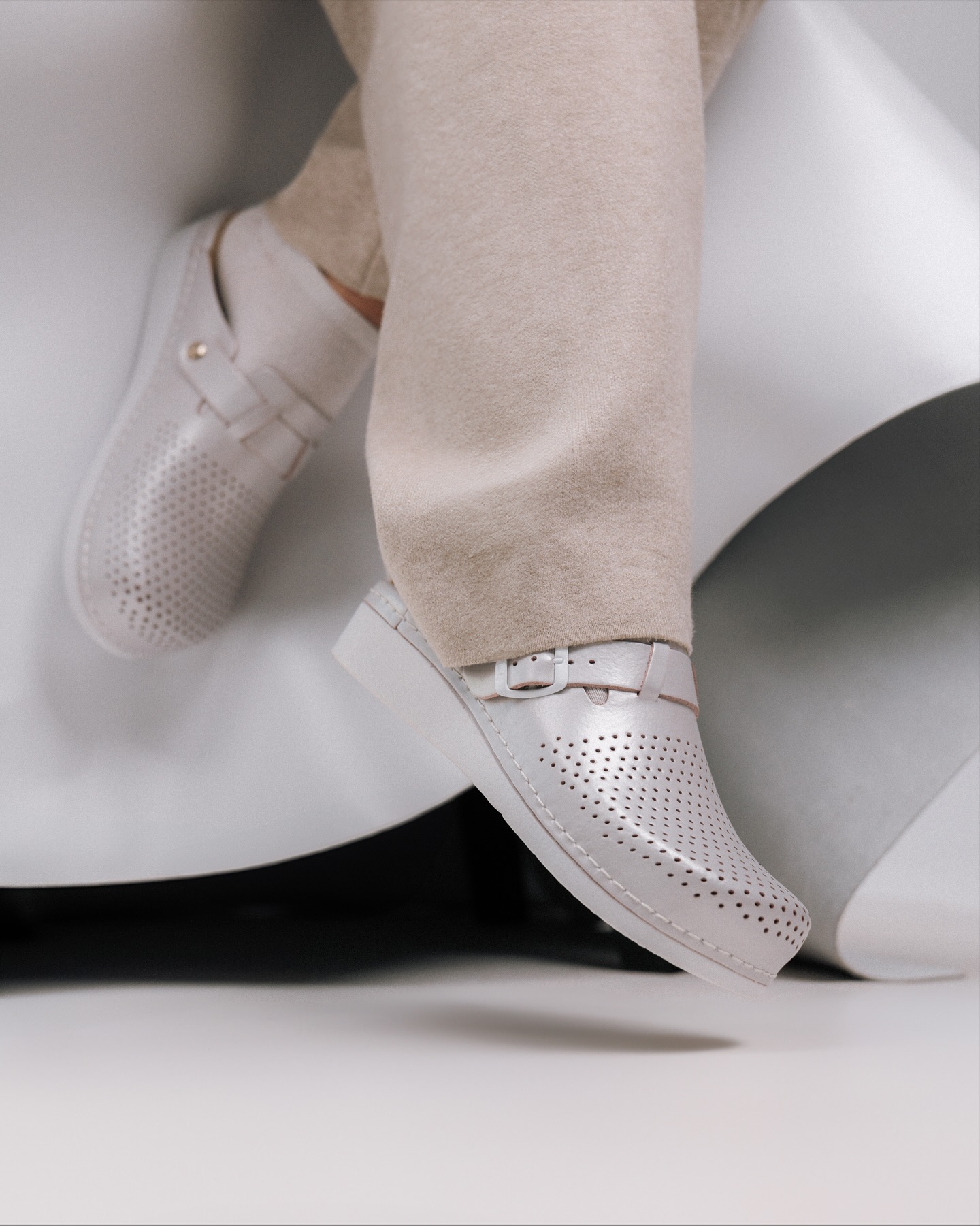 Dámská zdravotní obuv Leons Adica - Bílá